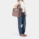 Medium Organic Cotton bag in Tobacco & Diamond, model shot