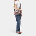 Nodo Organic Cotton bag in Tobacco & Diamond, model shot 2